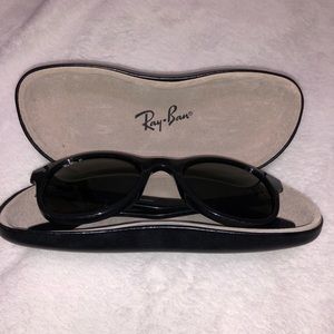 Original Polarized Women’s Ray-Ban Sunglasses.
